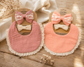 Set de babero y vinchas en muselina