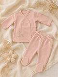 Conjunto de bata y pelele de algodón RN