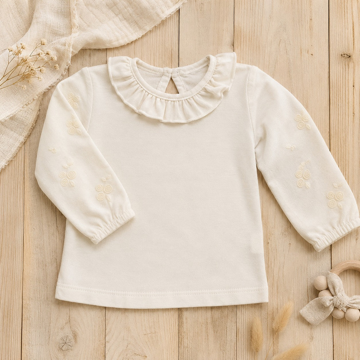 Blusa de algodón con cuello volado y mangas en relieve BB
