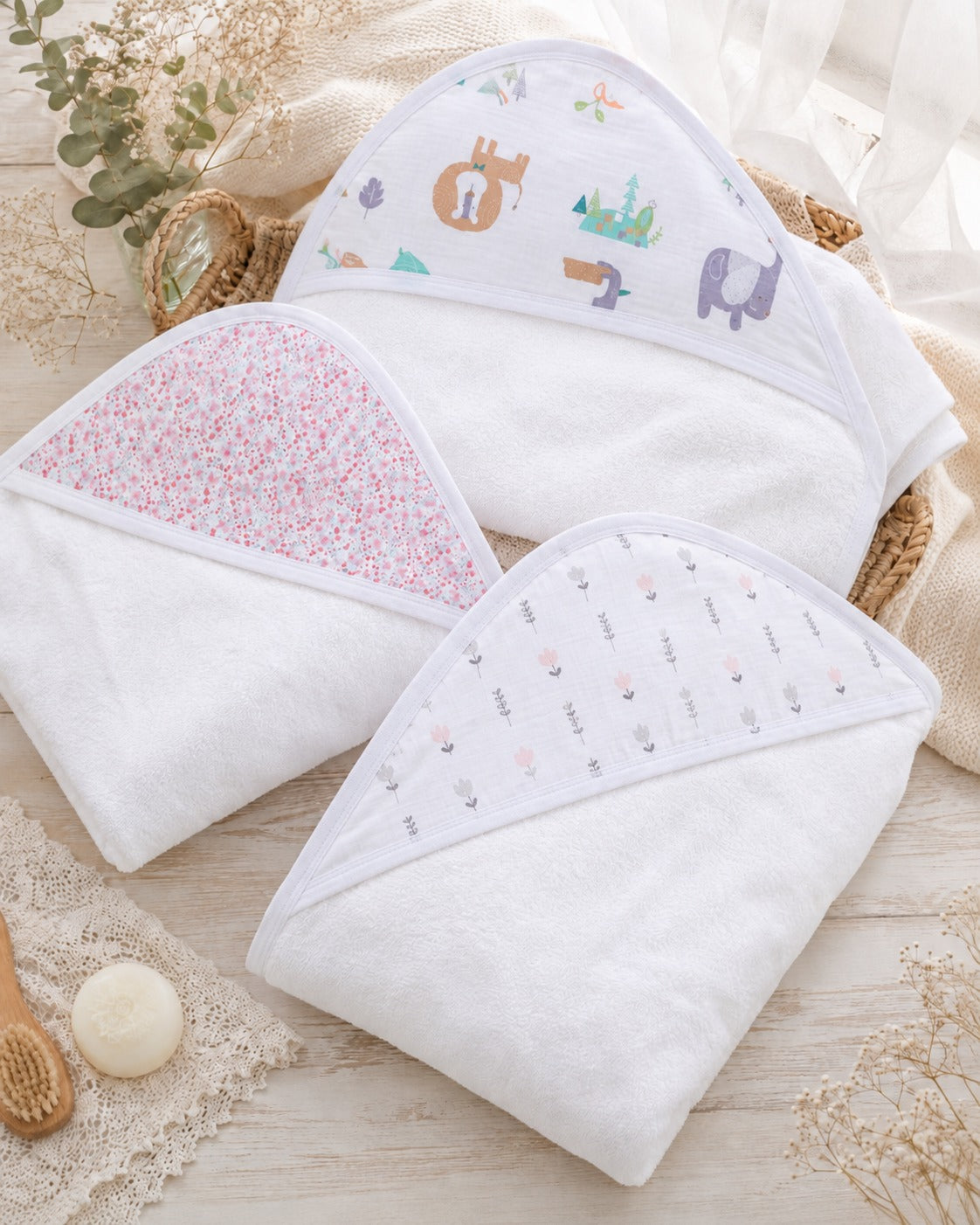 Toallón con capucha estampada para bebé