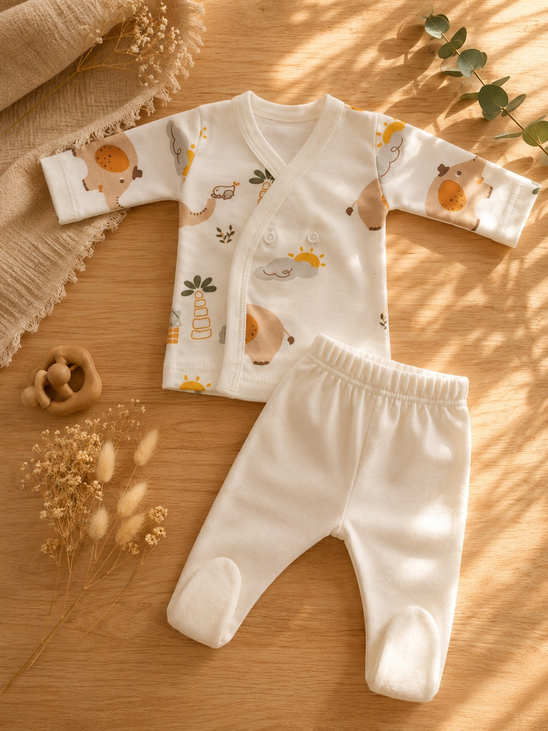 Conjunto bata y pelele de algodón estampado RN